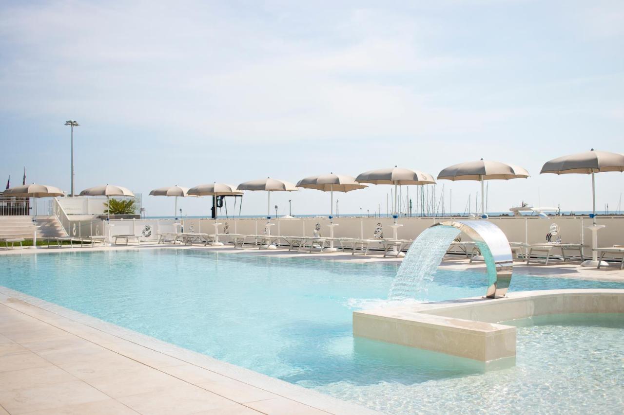 נומאנה Hotel Scogliera מראה חיצוני תמונה