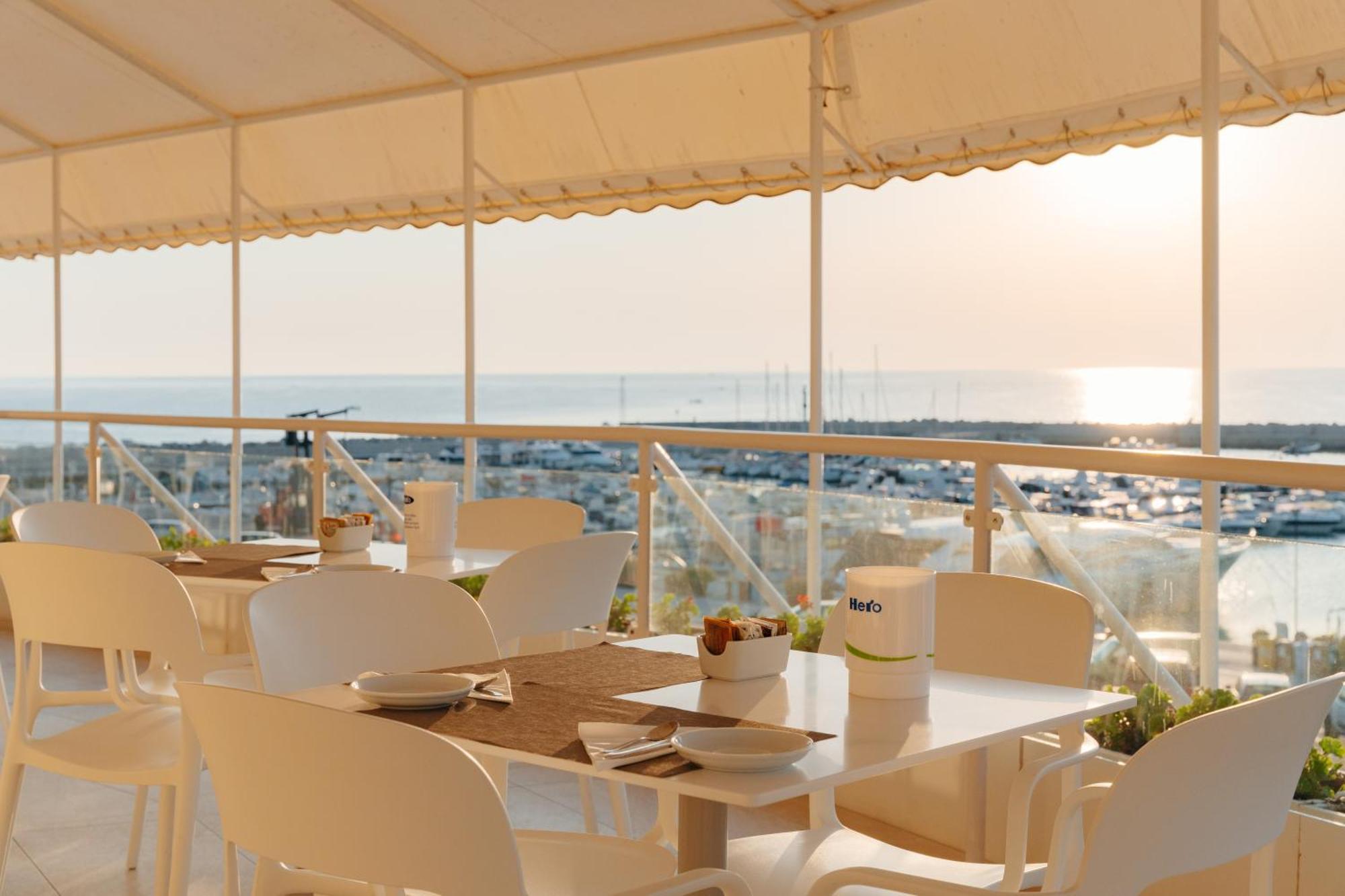נומאנה Hotel Scogliera מראה חיצוני תמונה
