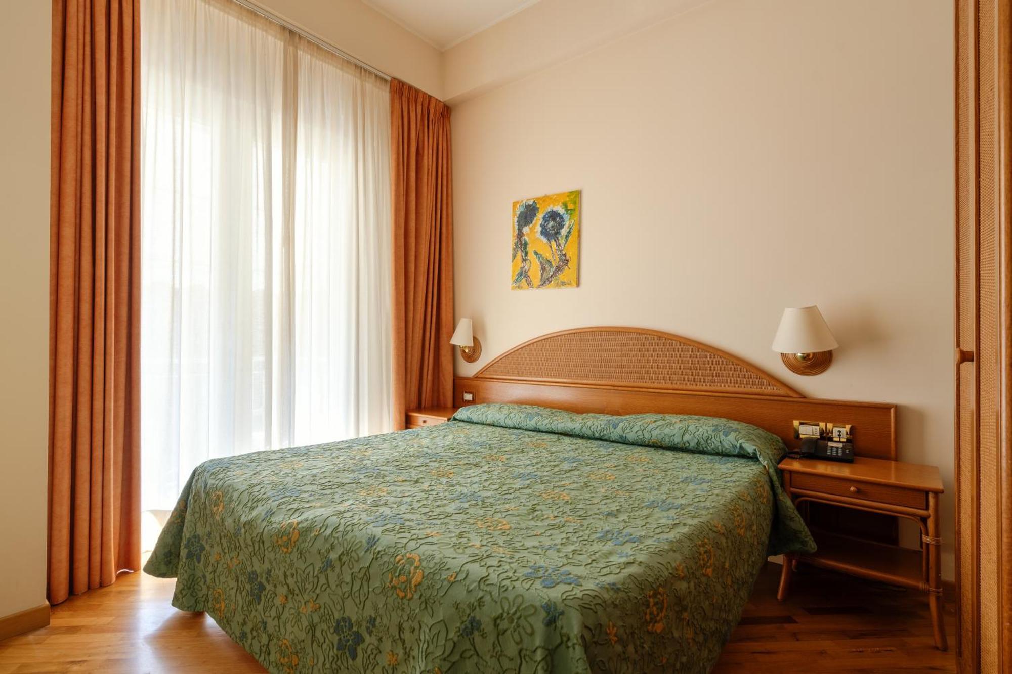 נומאנה Hotel Scogliera מראה חיצוני תמונה