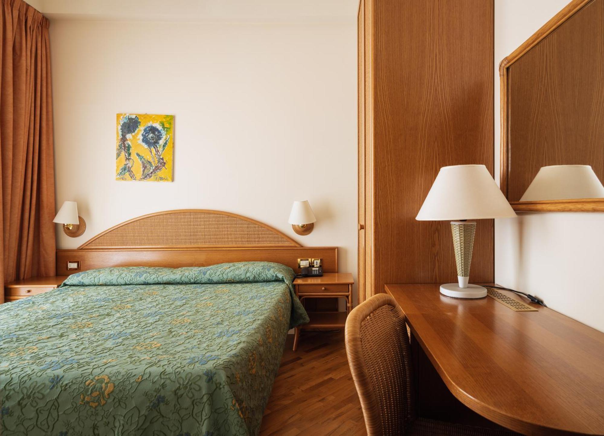 נומאנה Hotel Scogliera מראה חיצוני תמונה